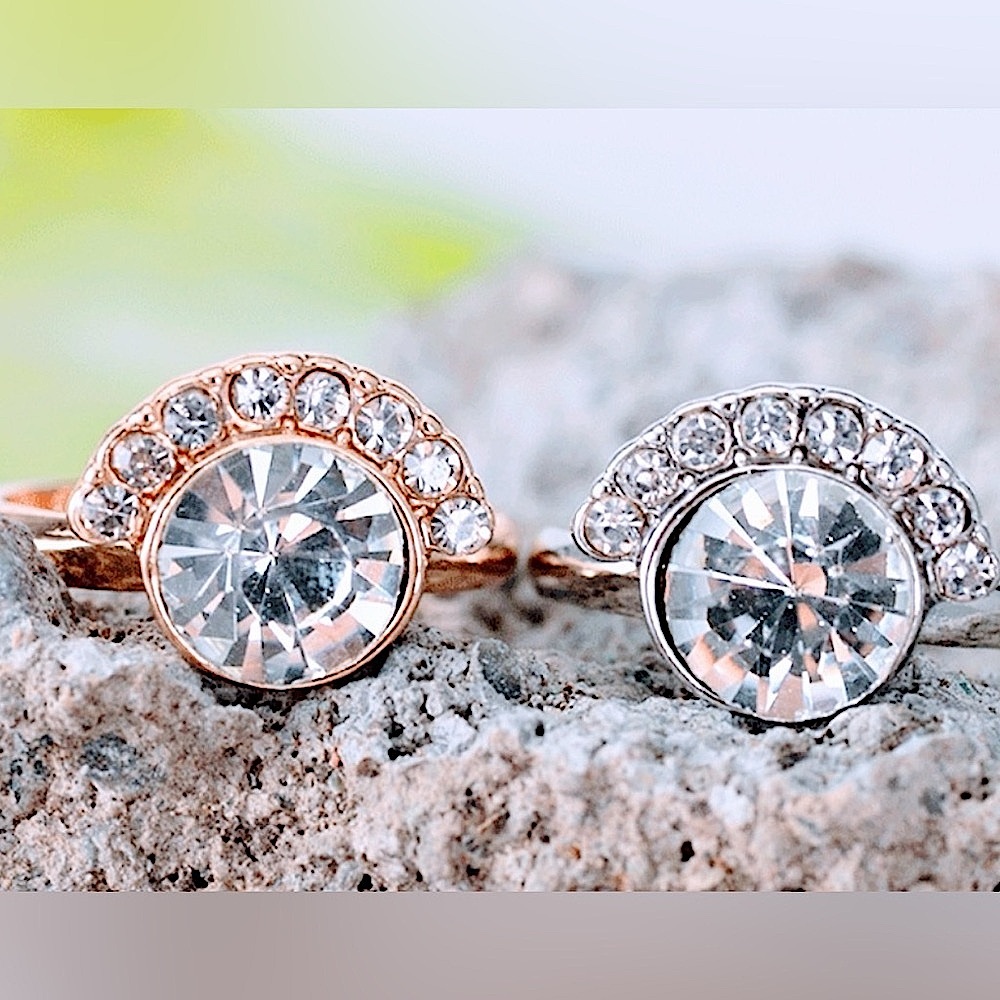 NEW‎ Women’s Half Moon Rose Gold Plated S925 Simulated Diamond Ring, Size 7